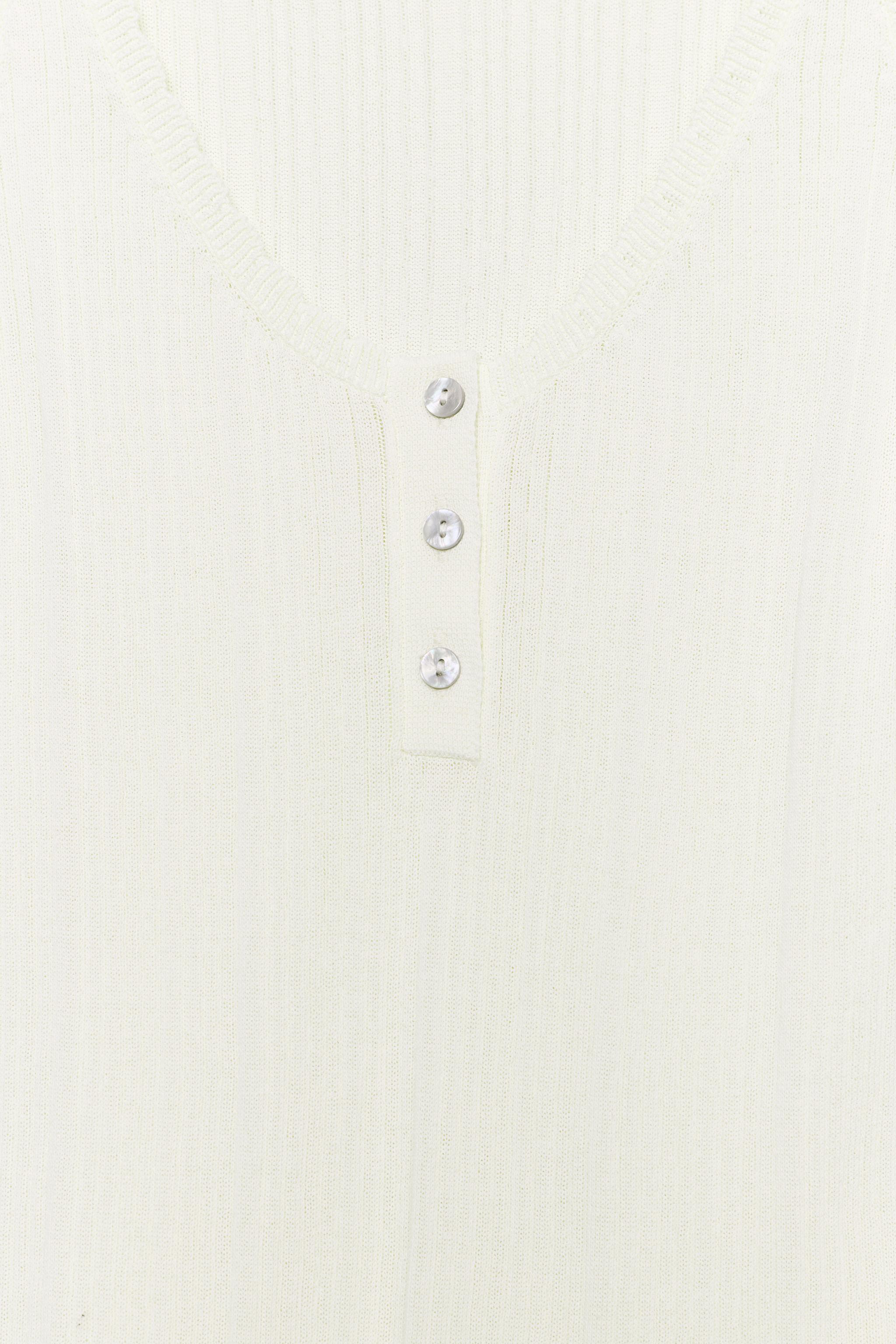 ROUND NECK KNIT TOP